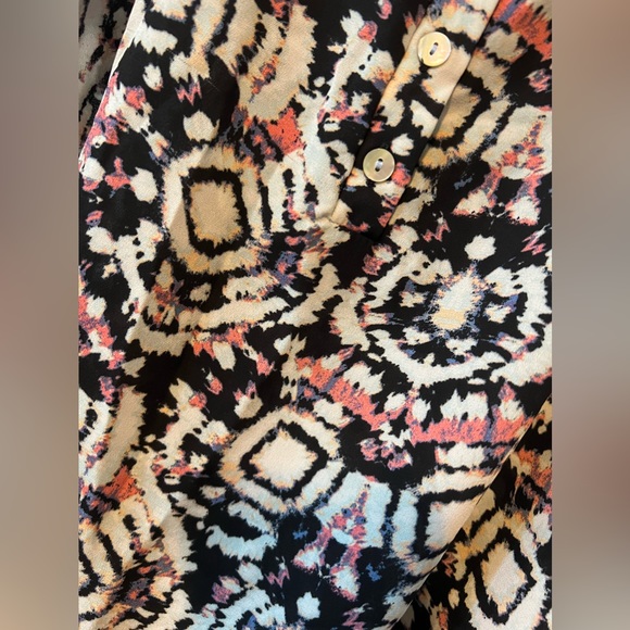 Women’s top - Picture 2 of 3